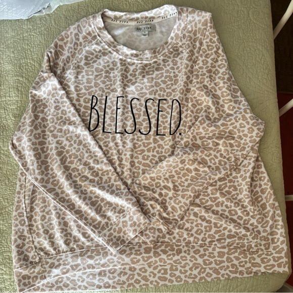 Rae Dunn long sleeve tan cheetah print sweatshirt size 1X - Picture 5 of 13